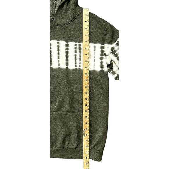 Art Class Tie-Dye Short Sleeve Grayish Green Hoodie Sweatshirt Boy's 12/14 - Picture 2 of 6